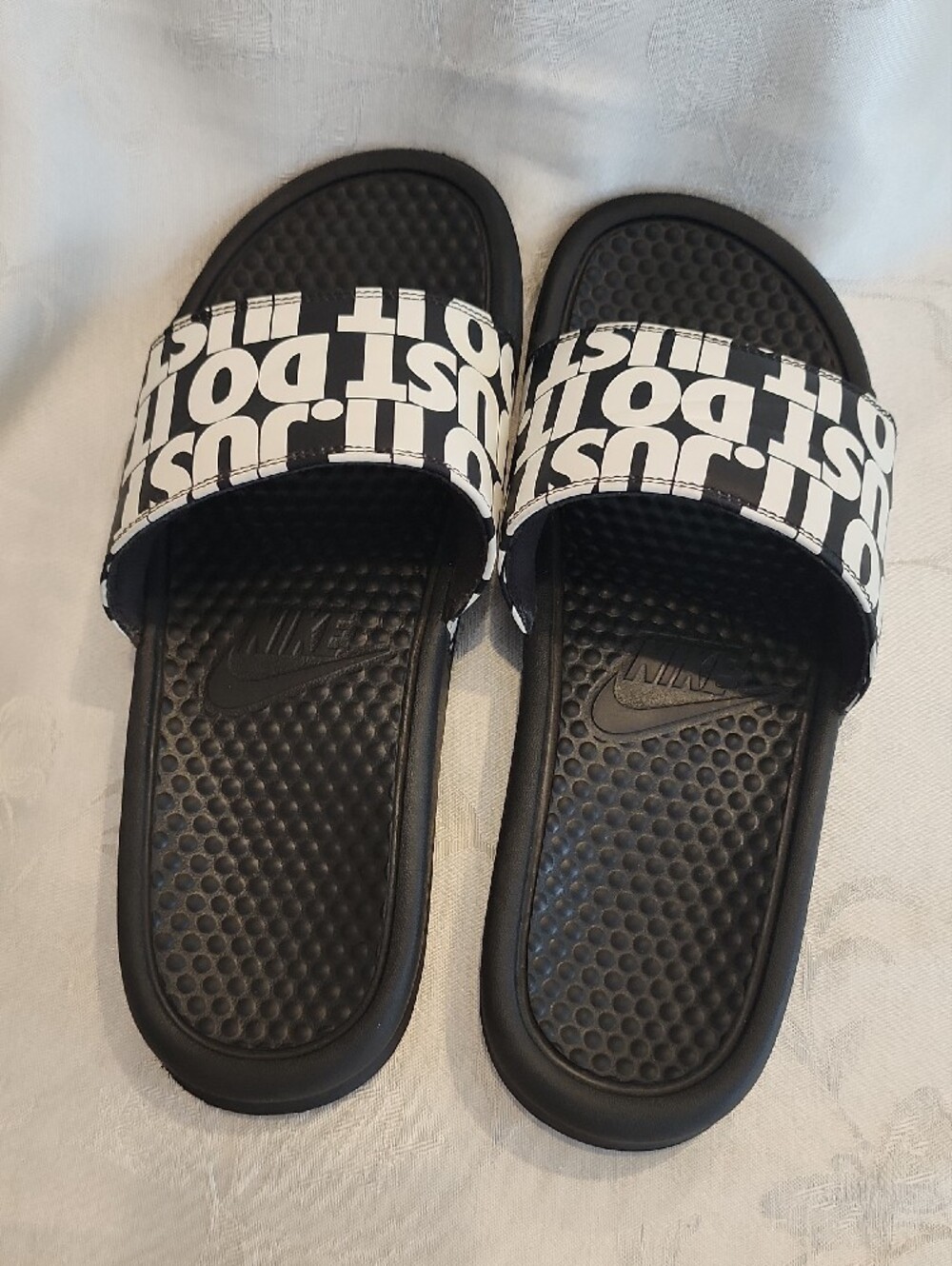 Nike Black & White 'Just Do It' Slide Sandals - Fantastic Condition- Size 9 [V1] - Picture 9 of 12